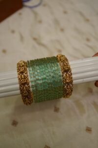 Shrikamala Crystal Green Raindrop Temple Set